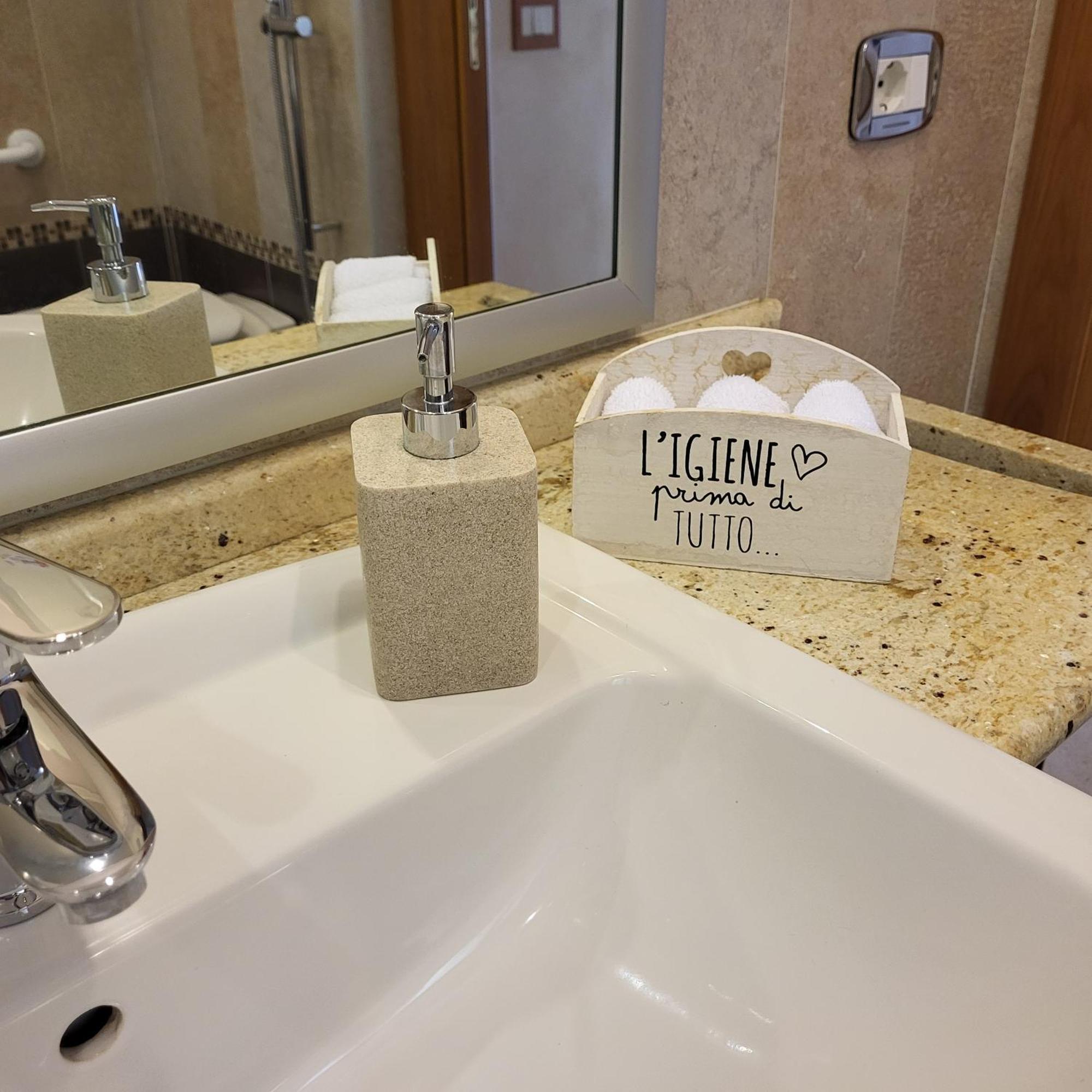 La Torre Apartment Велетри Екстериор снимка