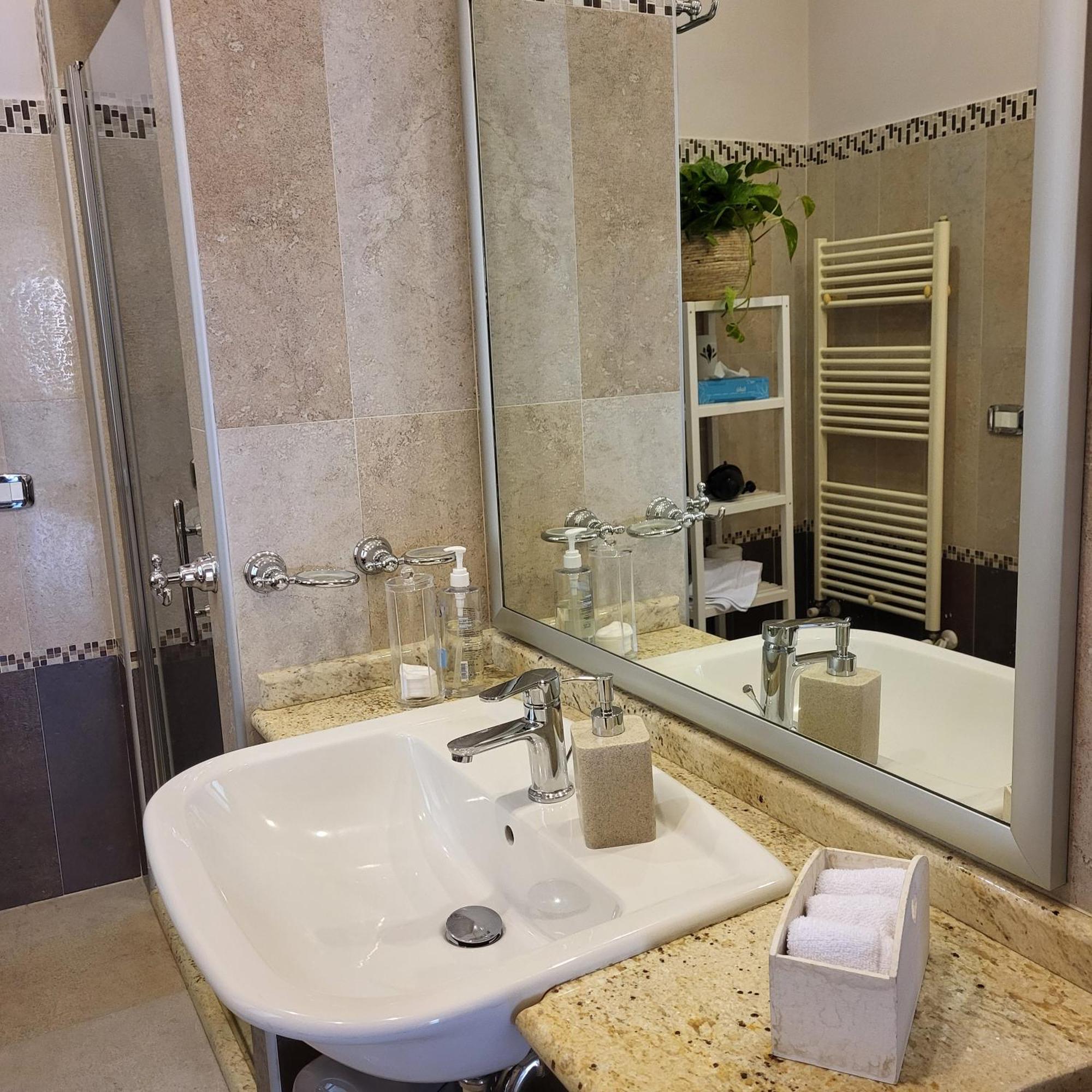 La Torre Apartment Велетри Екстериор снимка